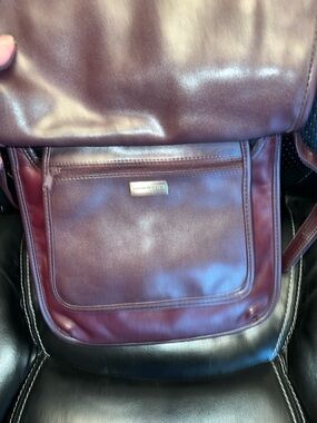 GIANI BERNINI Classic  Burgundy Leather Shoulder Bag like butter